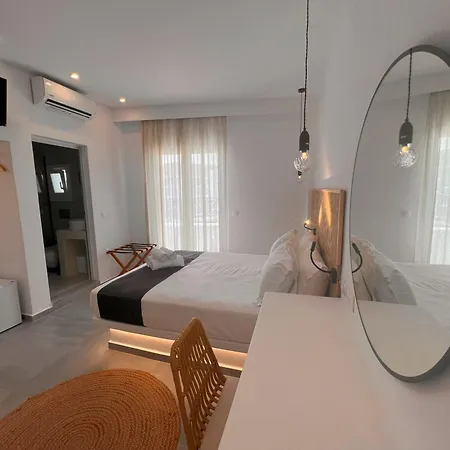 Acropolis Hotel *
